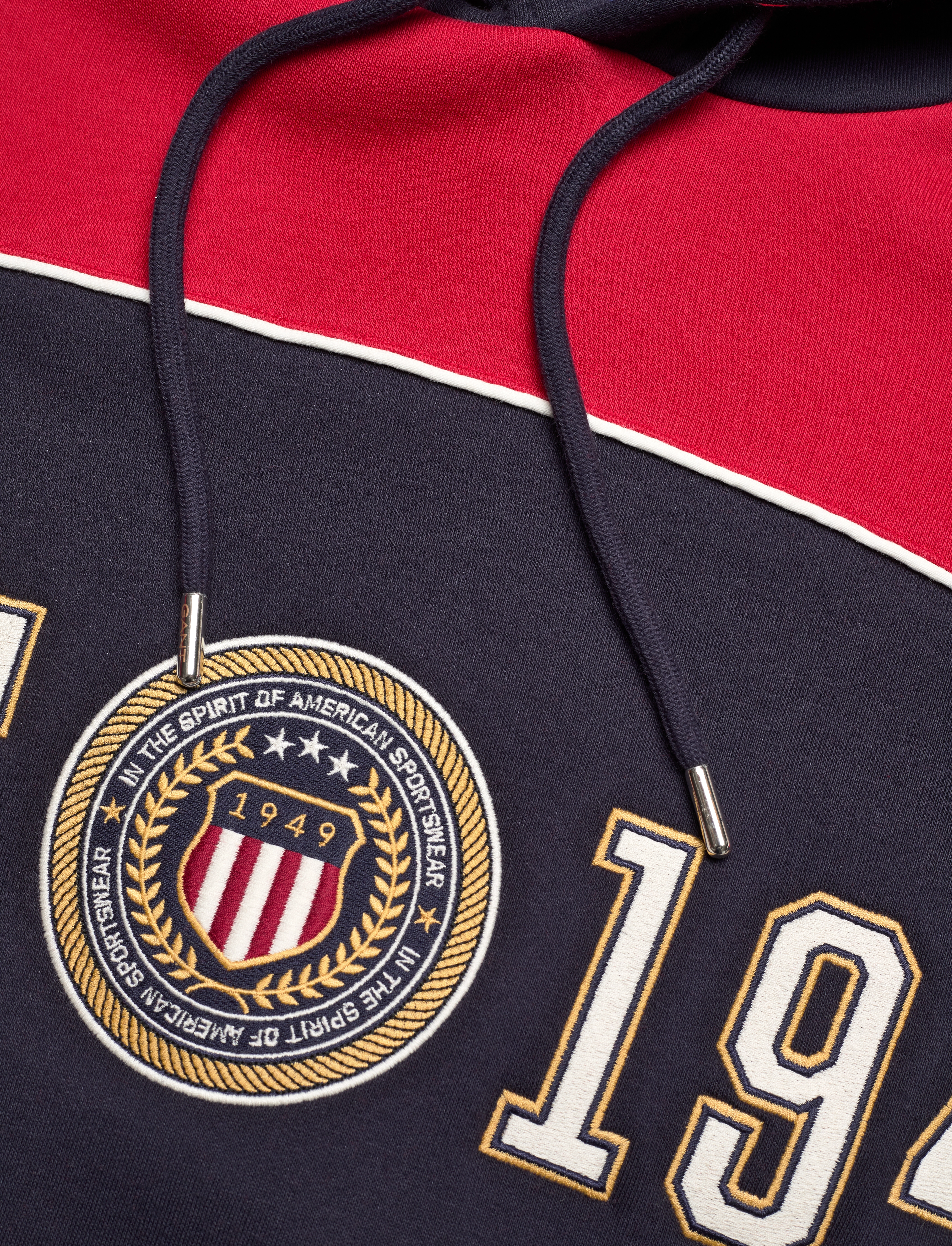 GANT - D1. CREST SHIELD BLOCK HOODIE - ruby red - 2