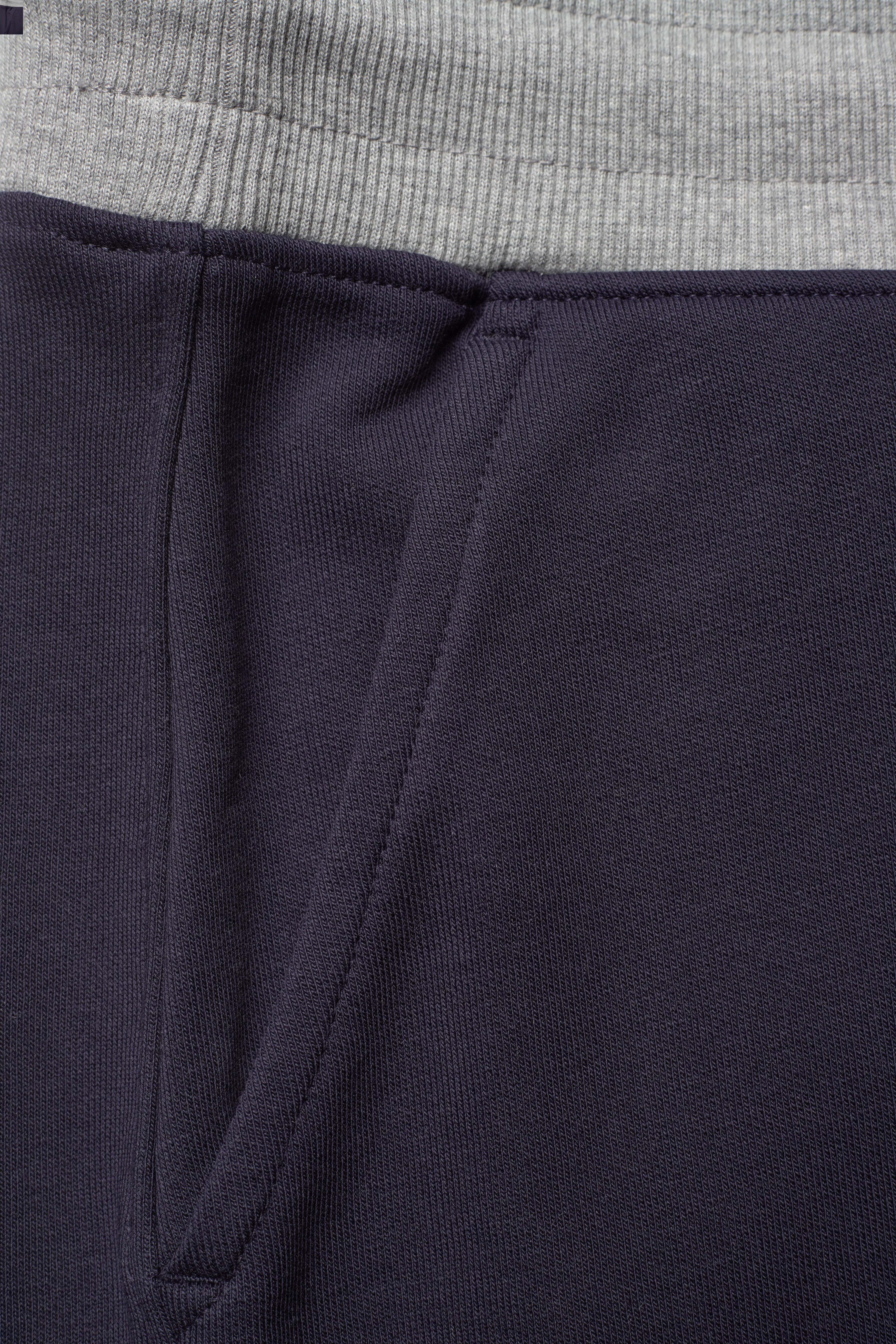 GANT - D.2 RETRO SHIELD SWEAT SHORTS - evening blue - 2