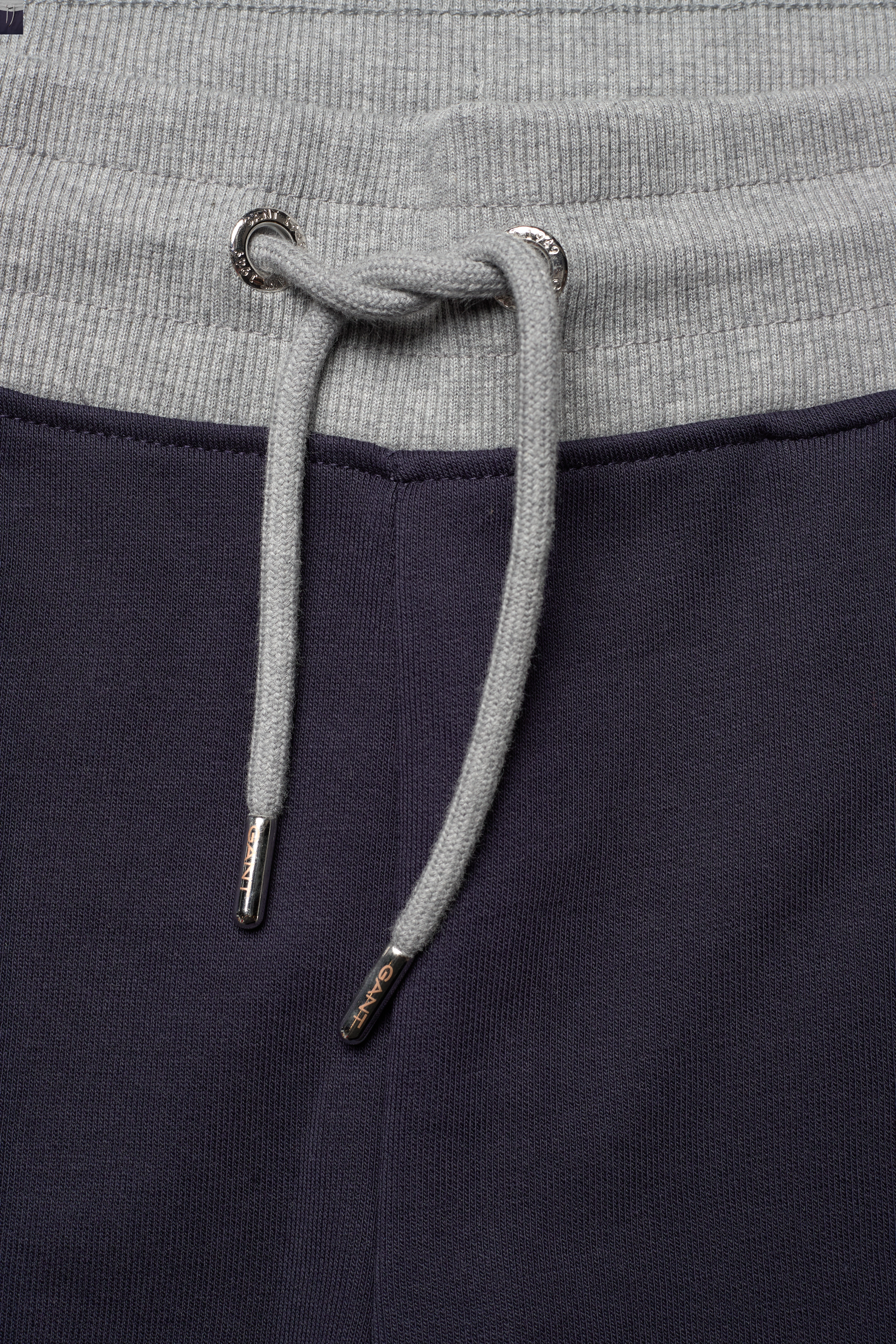 GANT - D.2 RETRO SHIELD SWEAT SHORTS - evening blue - 3