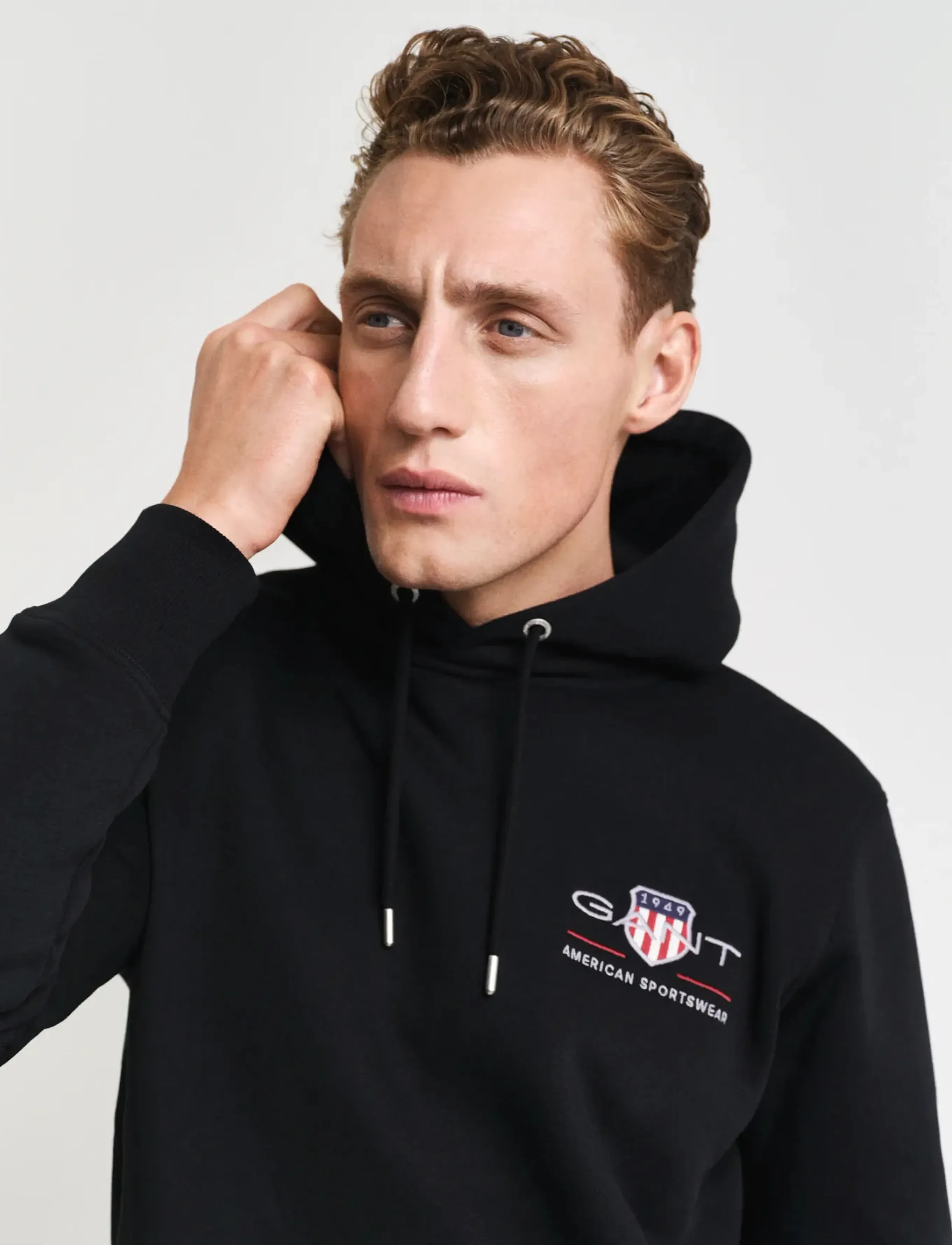 Gant - REG MEDIUM ARCHIVE SHIELD HOODIE - džemperiai su gobtuvu - black - 4