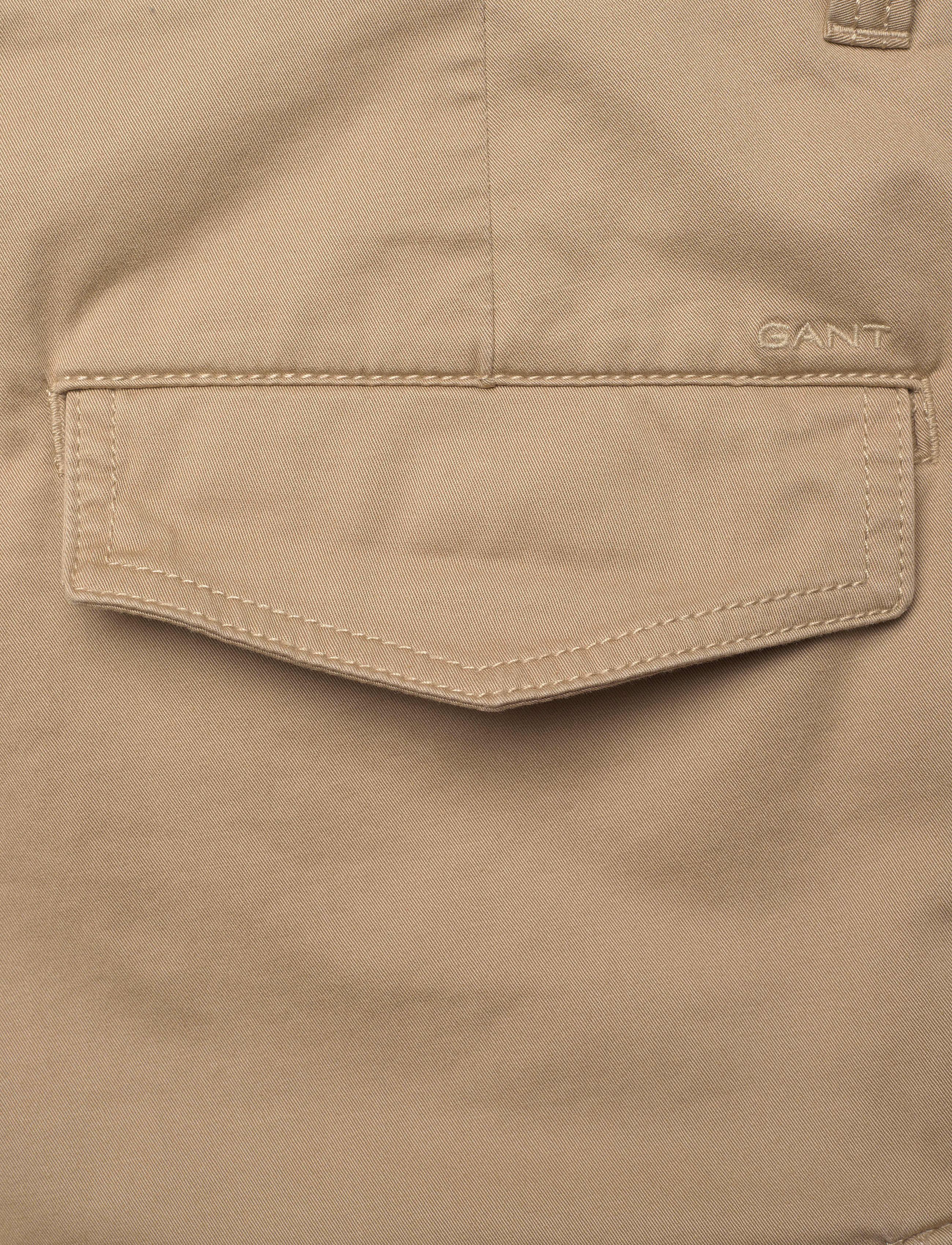 GANT - RELAXED TWILL CARGO SHORTS - dark khaki - 4