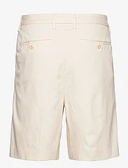 GANT - D1. TAILORED VOLUME SHORTS - chinos shorts - caulk white - 1