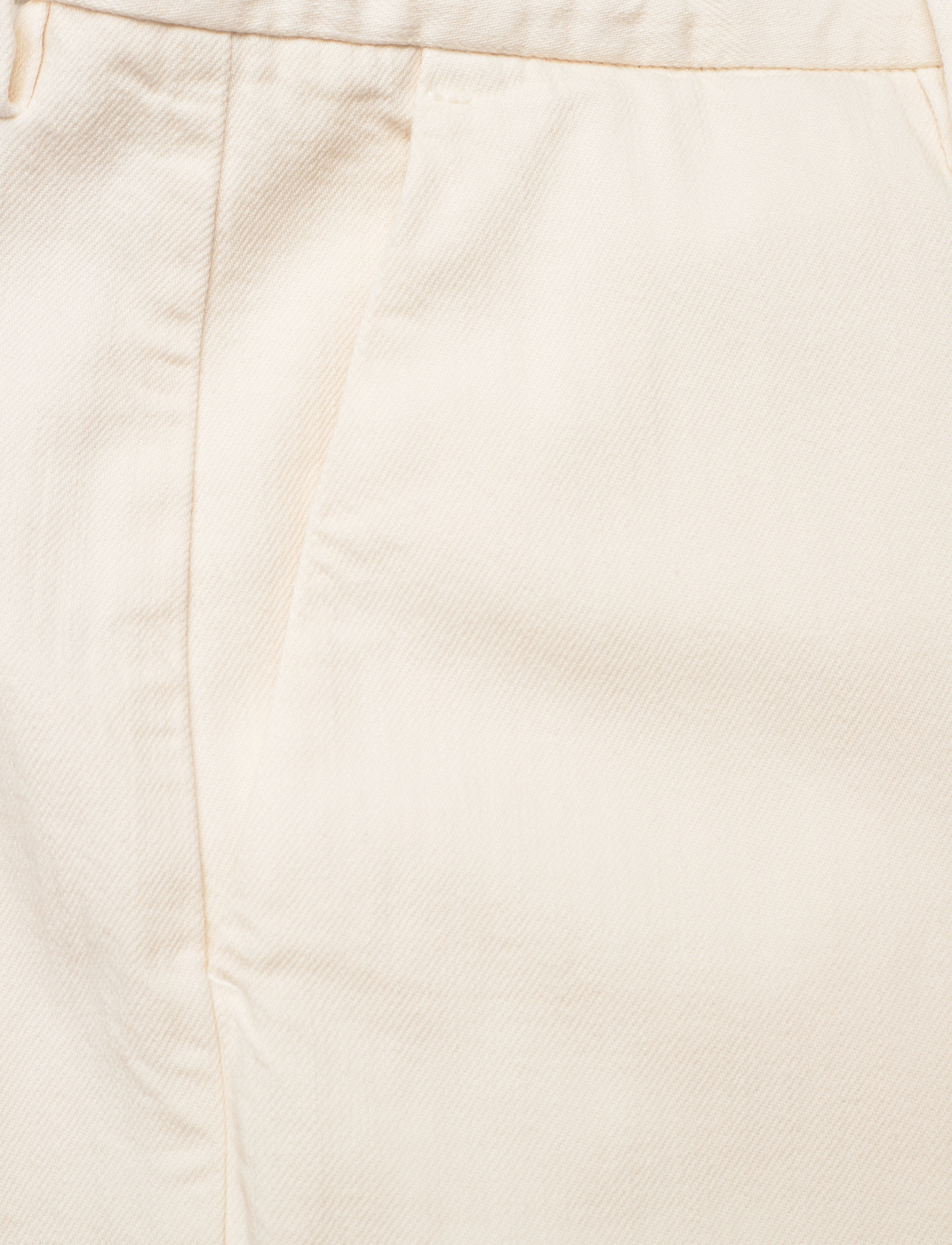 GANT - D1. TAILORED VOLUME SHORTS - caulk white - 2