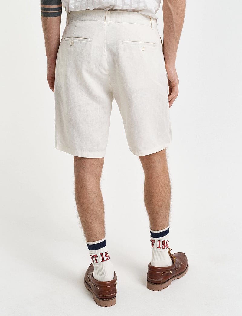 GANT - RELAXED LINEN DS SHORTS - linased lühikesed püksid - cream - 2