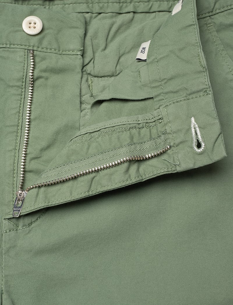 GANT - REG SUNFADED SHORTS - chinos shorts - kalamata green - 3