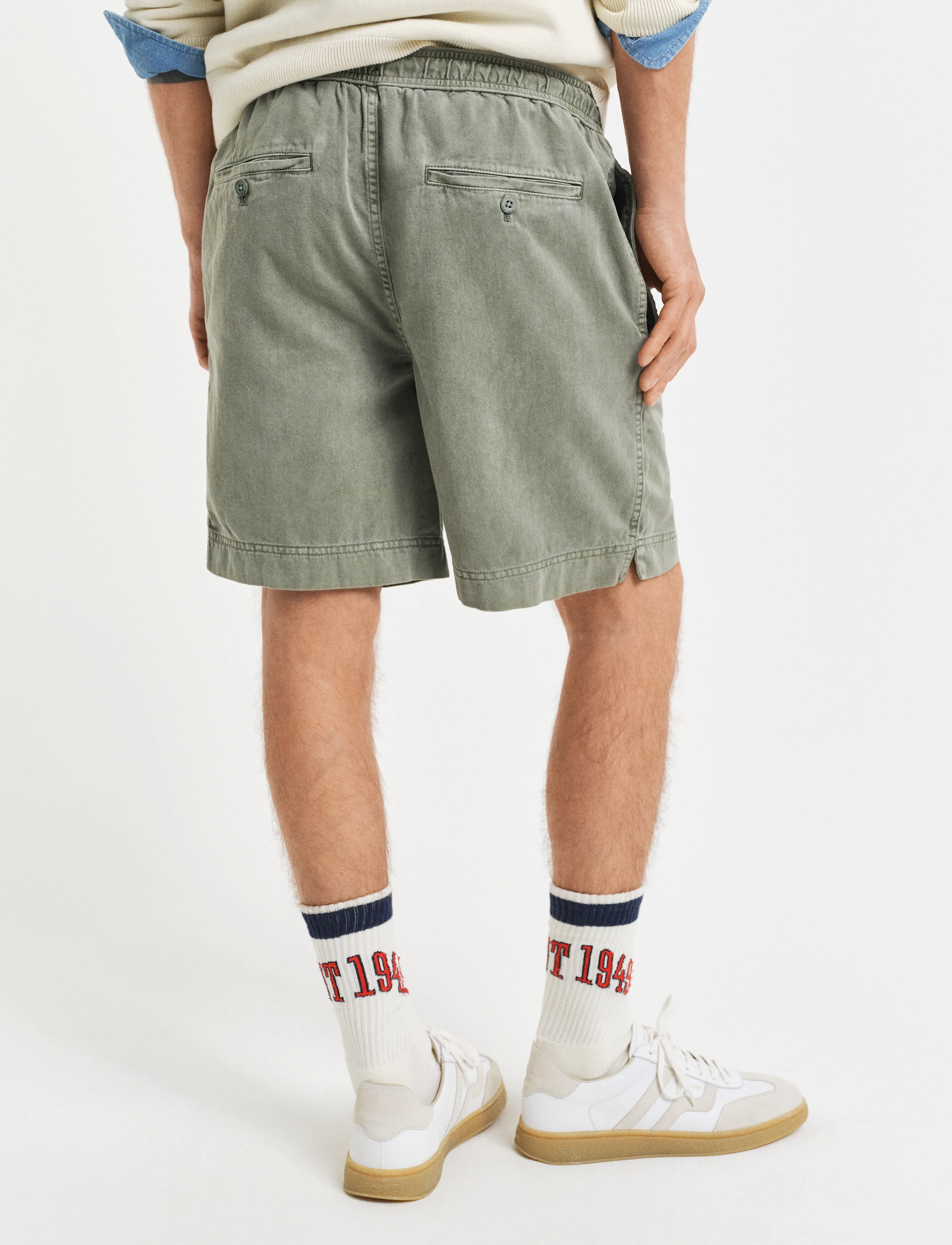 Gant - REG SUNFADED DS SHORTS - lühikesed vabaajapüksid - kalamata green - 2