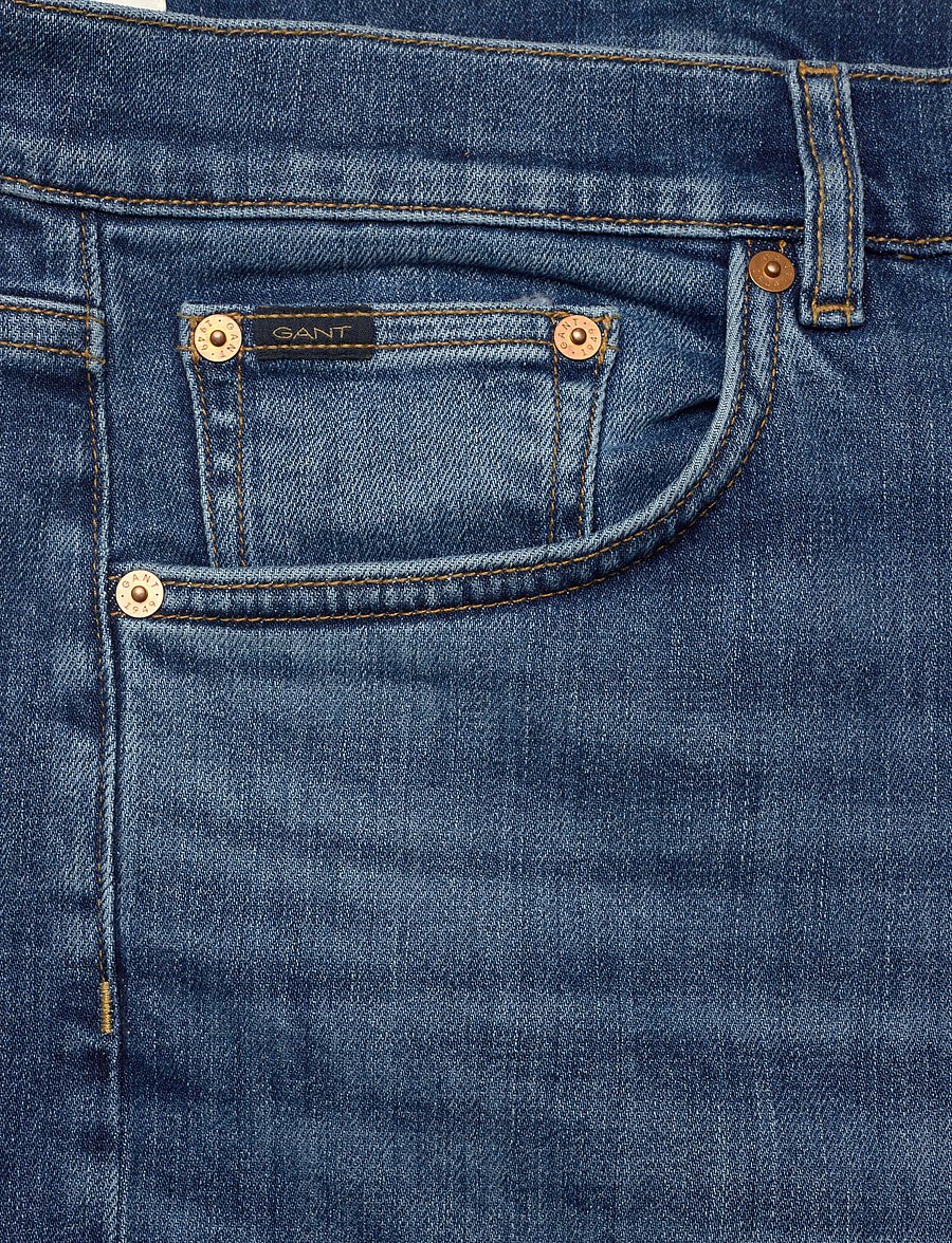 Gant - REG GANT JEANS SHORTS - short en jean - mid blue broken in - 5