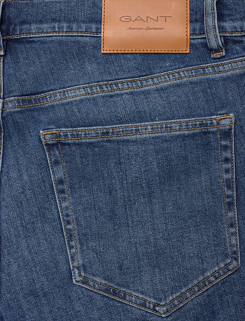 GANT - REG GANT JEANS SHORTS - jorts - mid blue broken in - 4