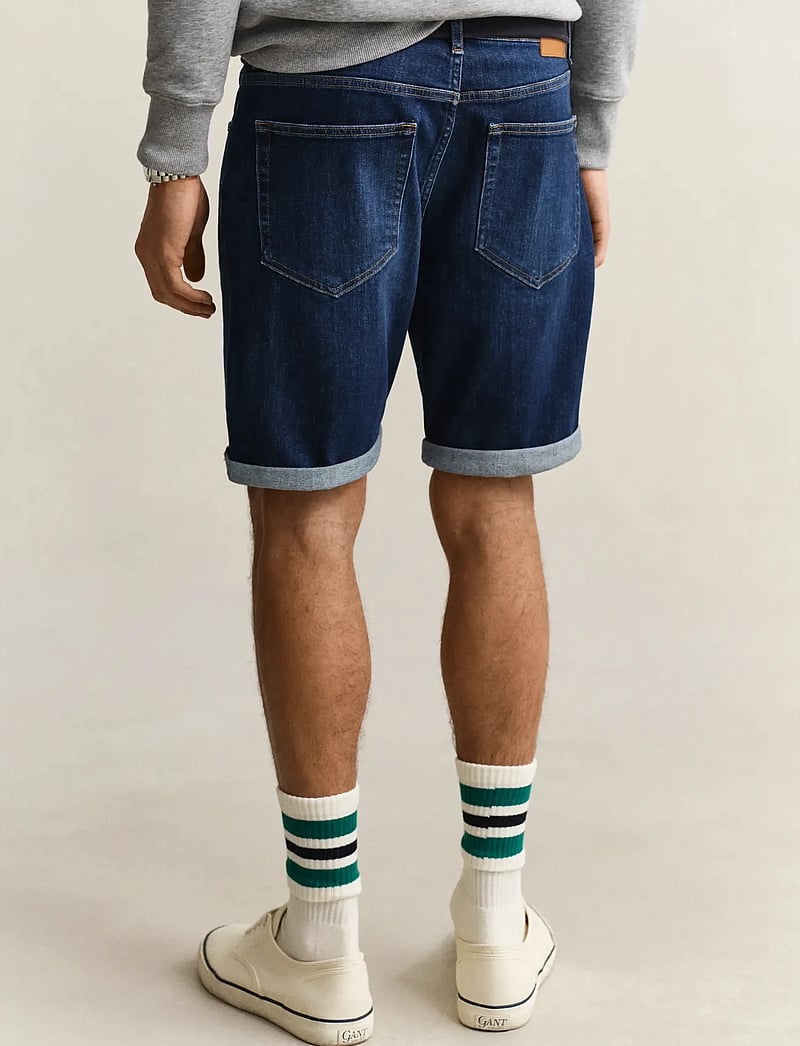 GANT - REG GANT JEANS SHORTS - jeans shorts - mid blue worn in - 2