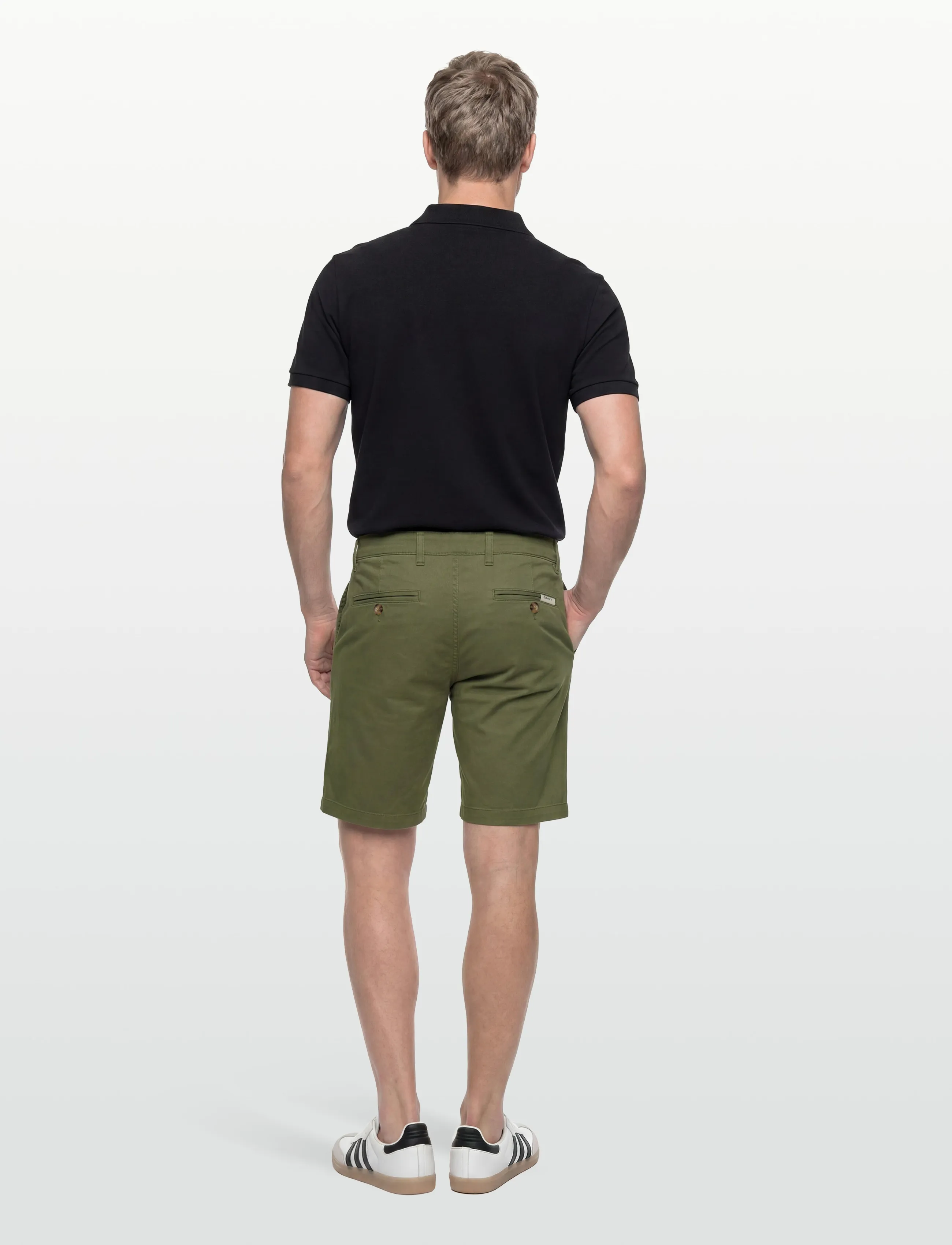 Gant - REG CLASSIC CHINO SHORTS - chinos shorts - dry herb green - 4