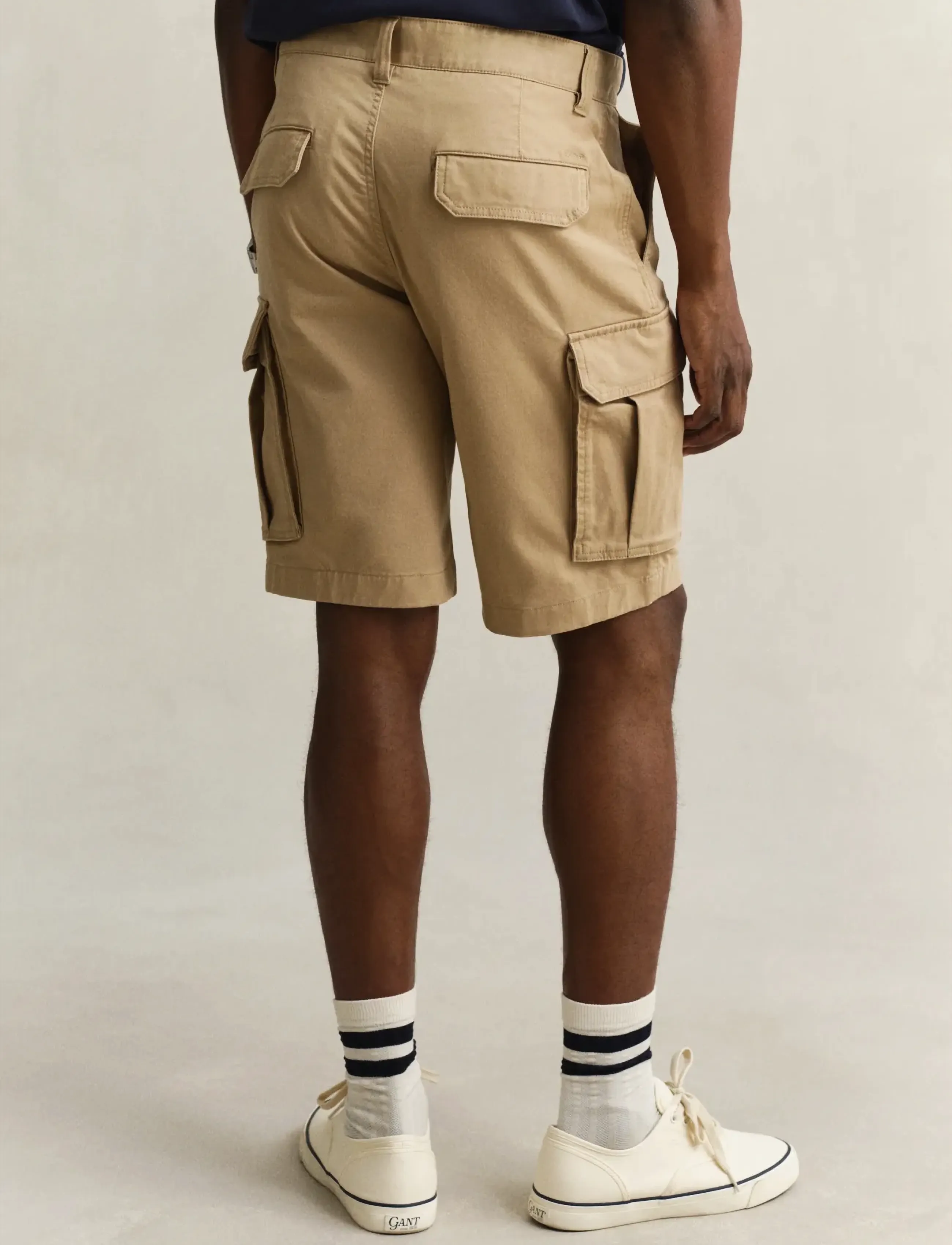 Gant - REG CLASSIC CARGO SHORTS - lühikesed kargopüksid - dark khaki - 2