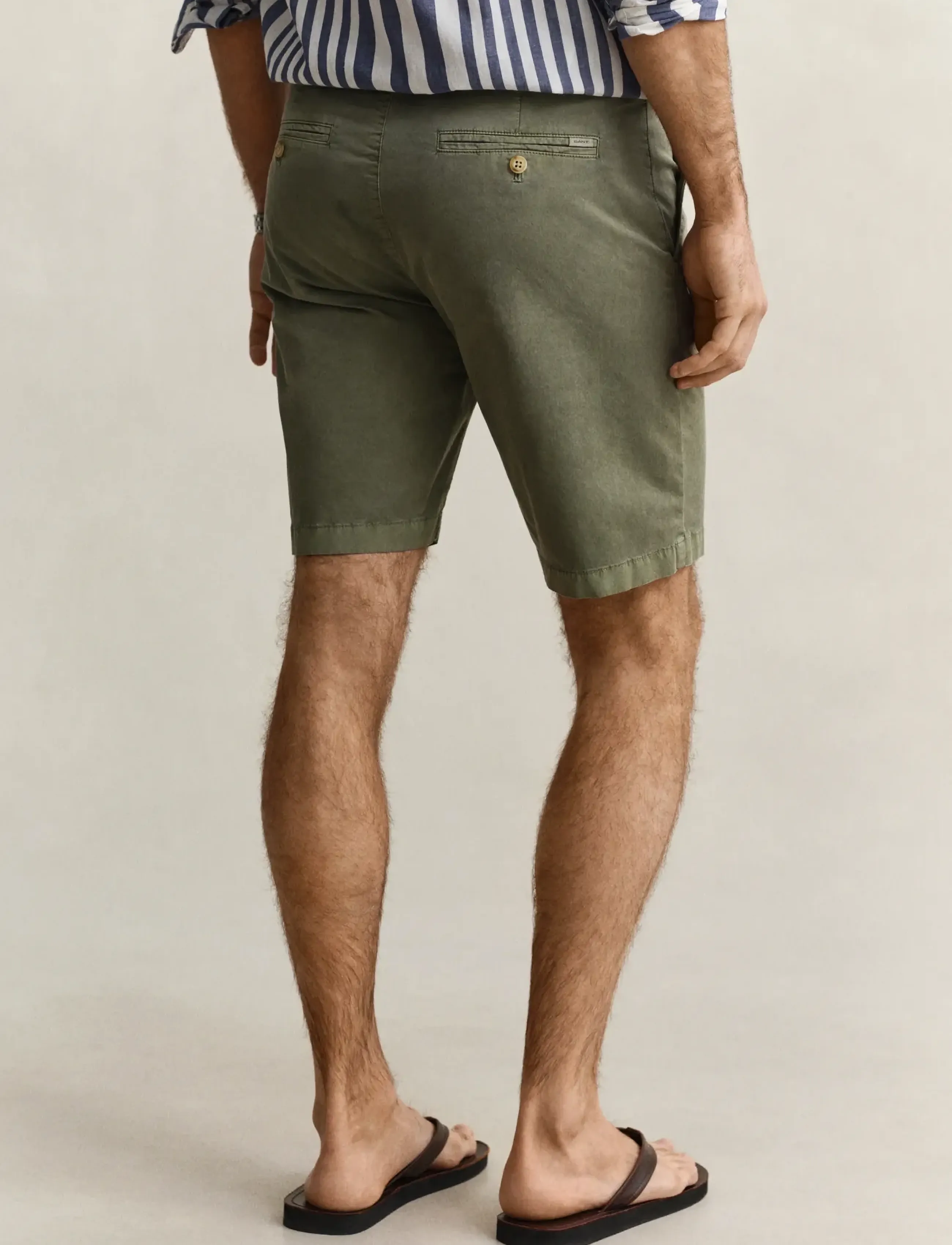 Gant - REG SUNFADED CHINO SHORTS - chinos shorts - dry herb green - 2