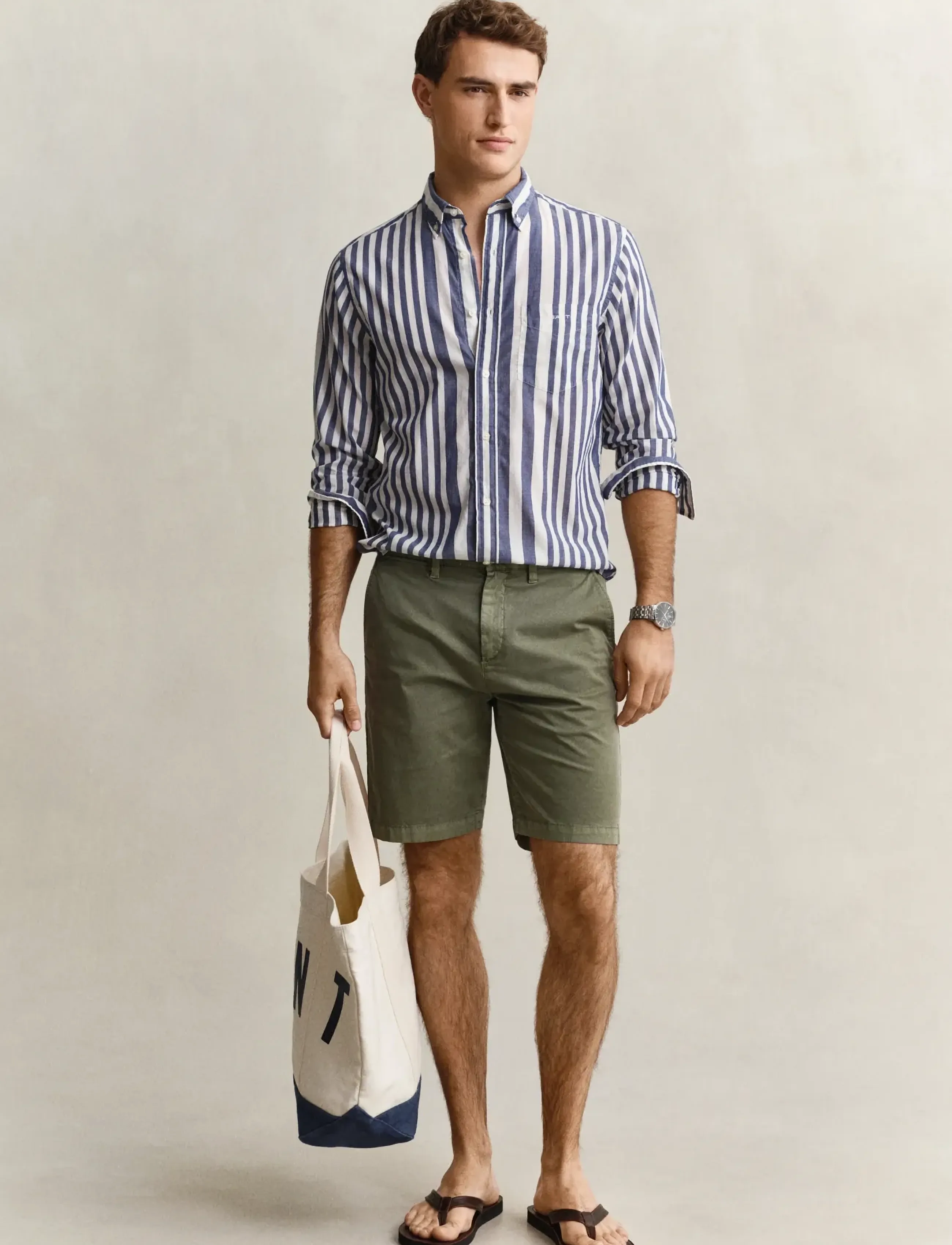 Gant - REG SUNFADED CHINO SHORTS - chinos shorts - dry herb green - 4