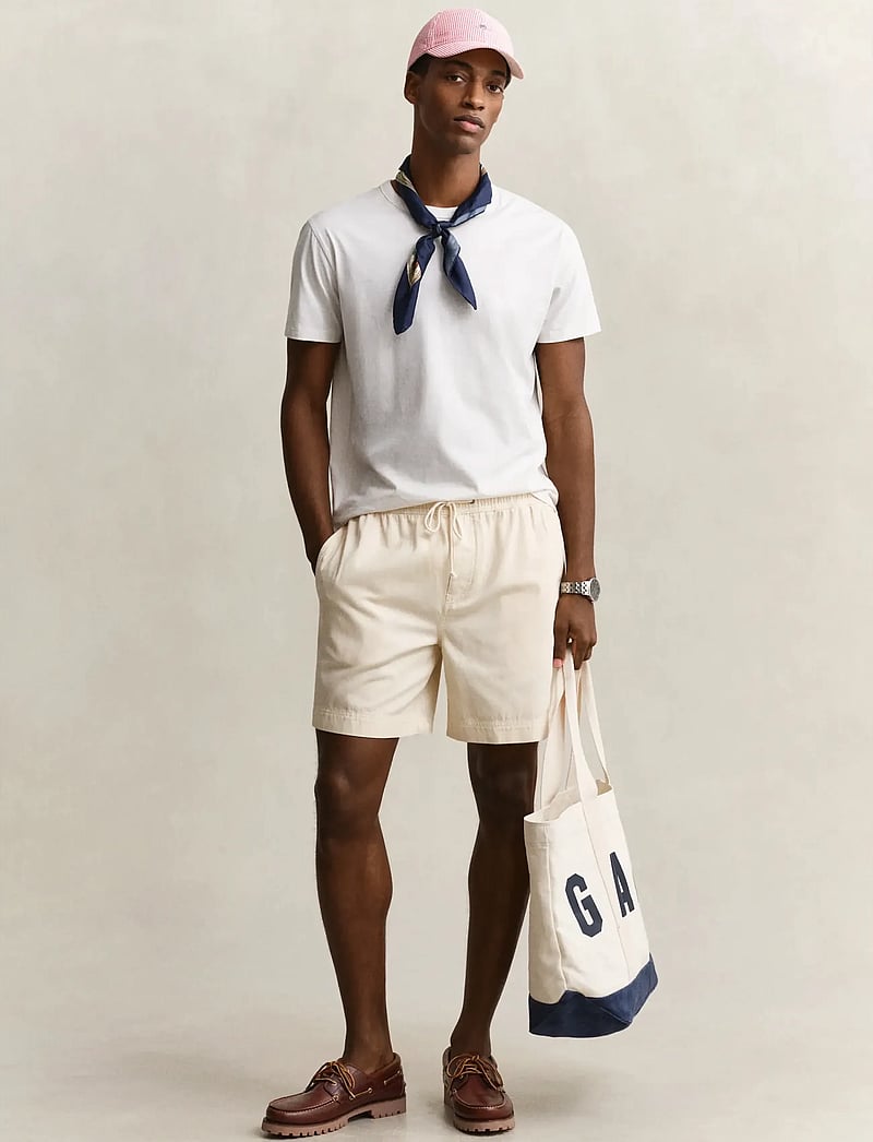 Gant - REG SUNFADED DS SHORTS - casual shorts - cream - 4
