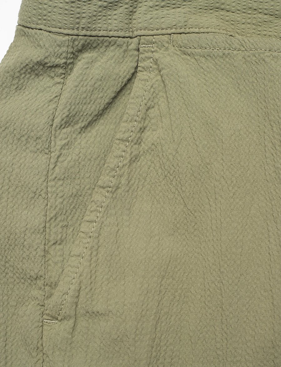 Gant - REG GMNT DYED SEERSUCKER SHORTS - casual shorts - dry herb green - 5