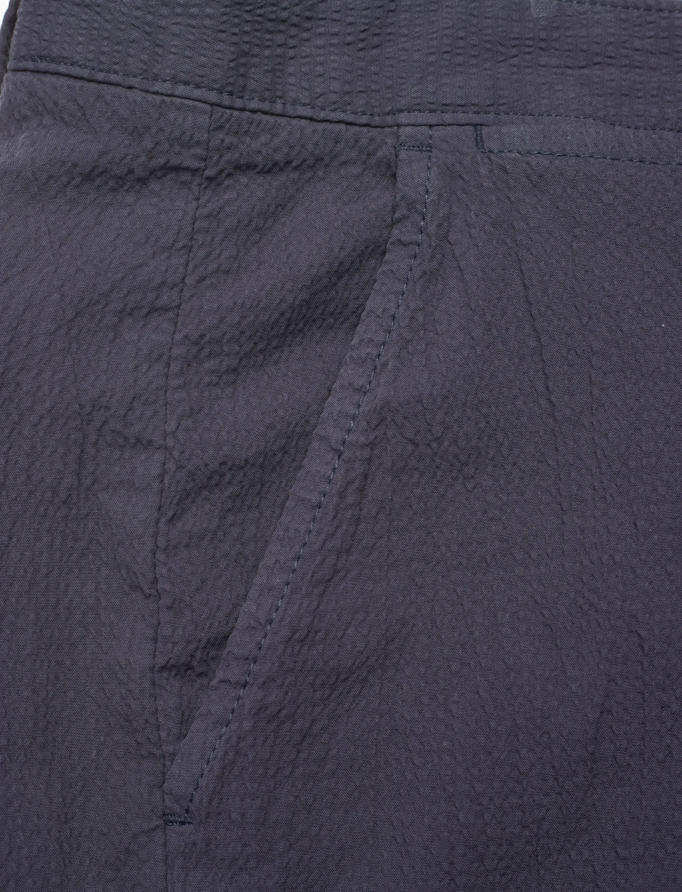 Gant - REG GMNT DYED SEERSUCKER SHORTS - casual shorts - evening blue - 2