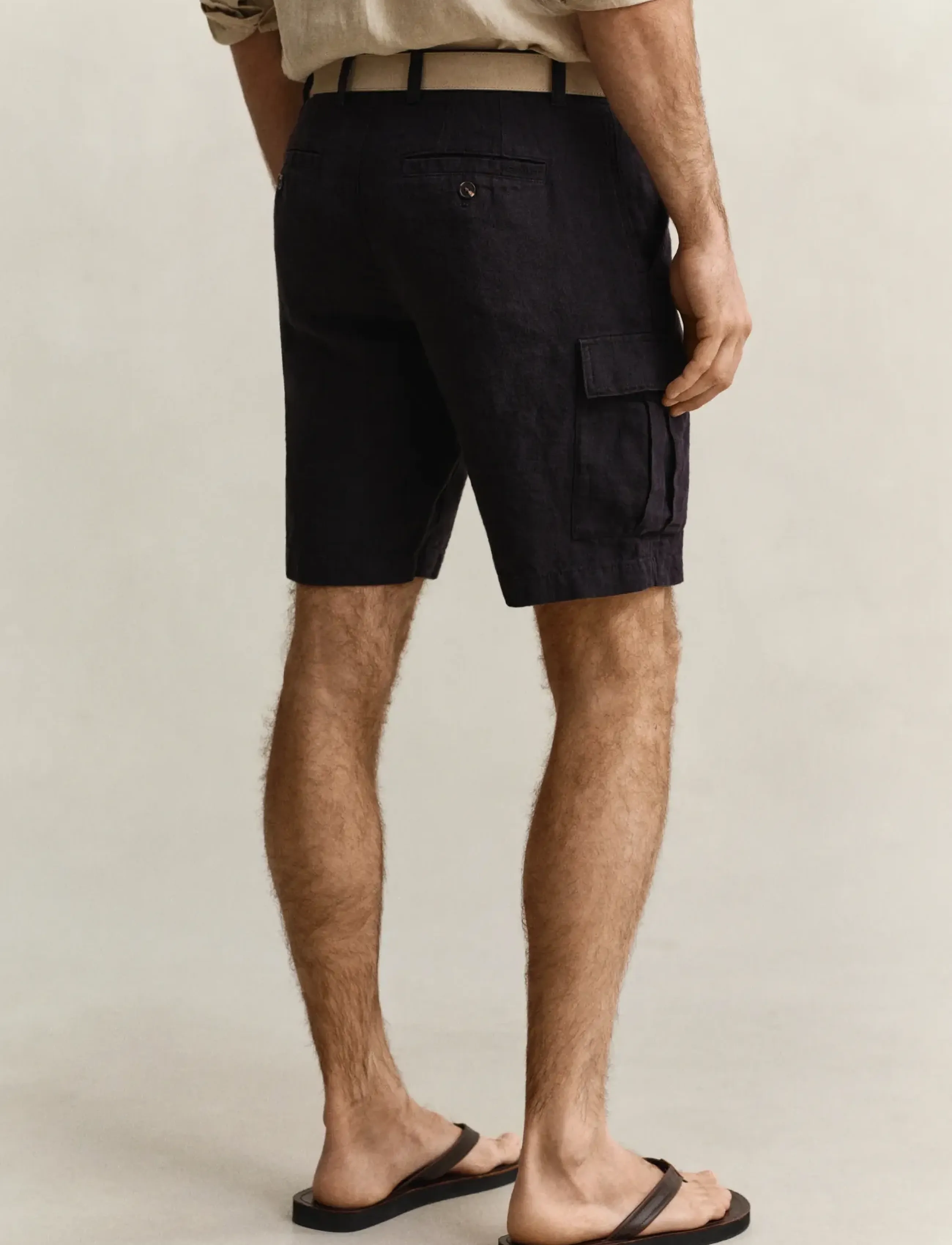 Gant - REG LINEN CARGO SHORTS - cargo shorts - ebony black - 2