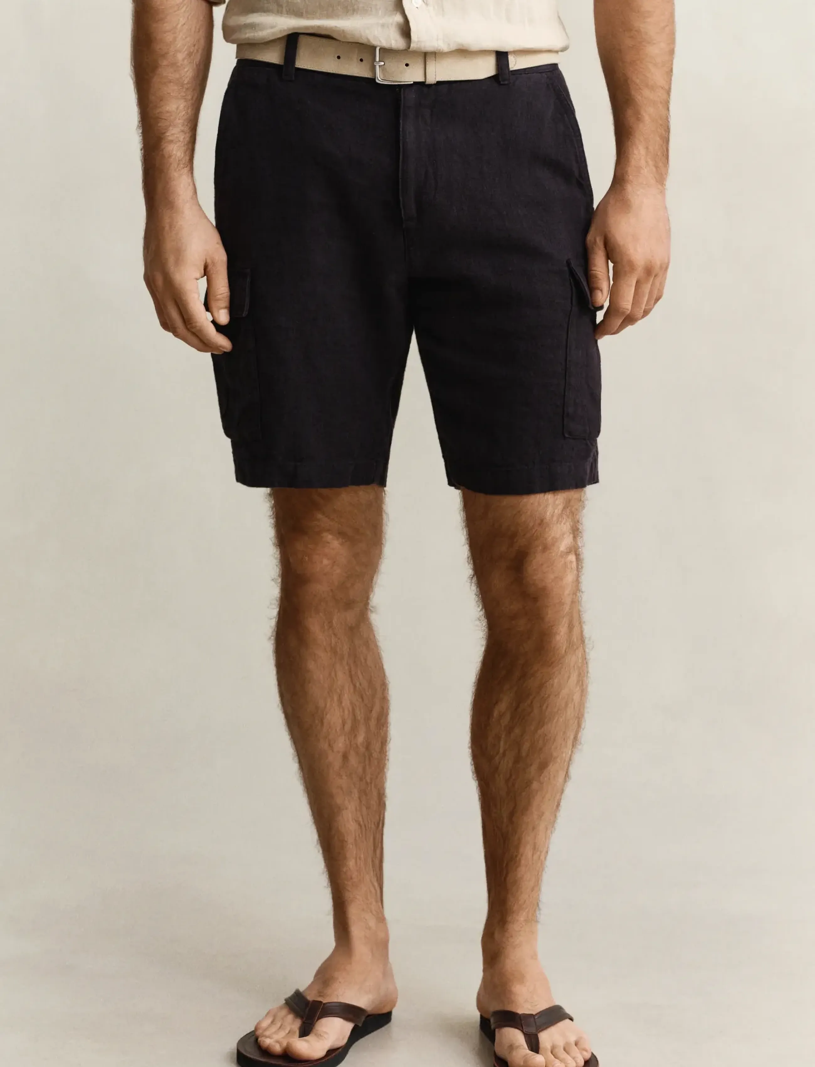 Gant - REG LINEN CARGO SHORTS - cargo shorts - ebony black - 3