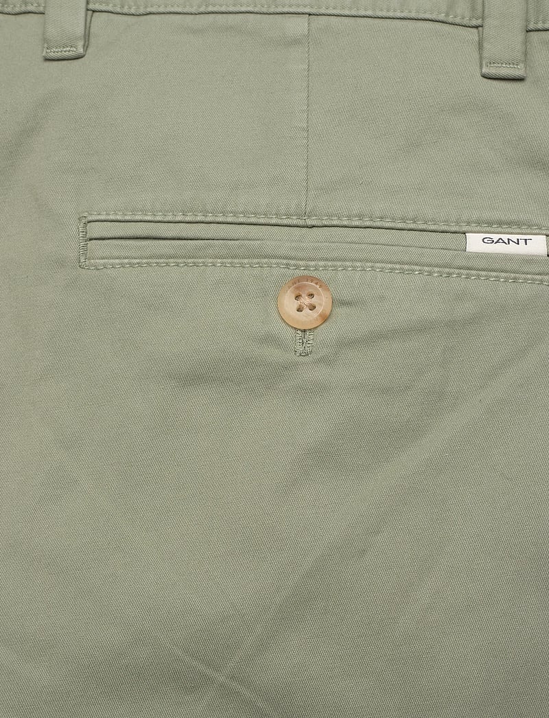 GANT - REG SUNFADED SHORTS - chinos shorts - kalamata green - 4