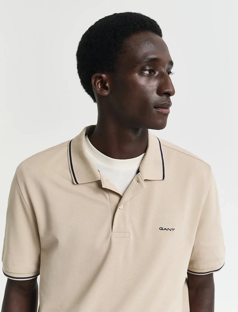 GANT - TIPPING SS PIQUE POLO - polo krekli ar īsām piedurknēm - dry sand - 4