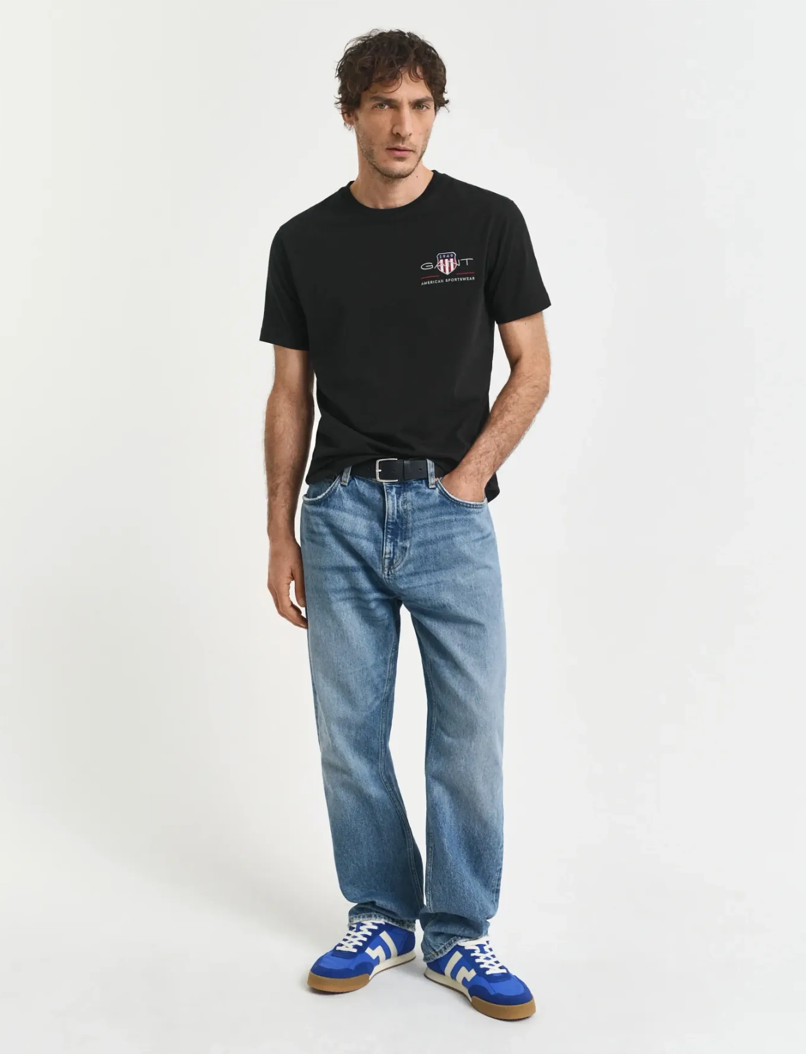 Gant - REG ARCHIVE SHIELD EMB SS T-SHIRT - short-sleeved t-shirts - black - 5