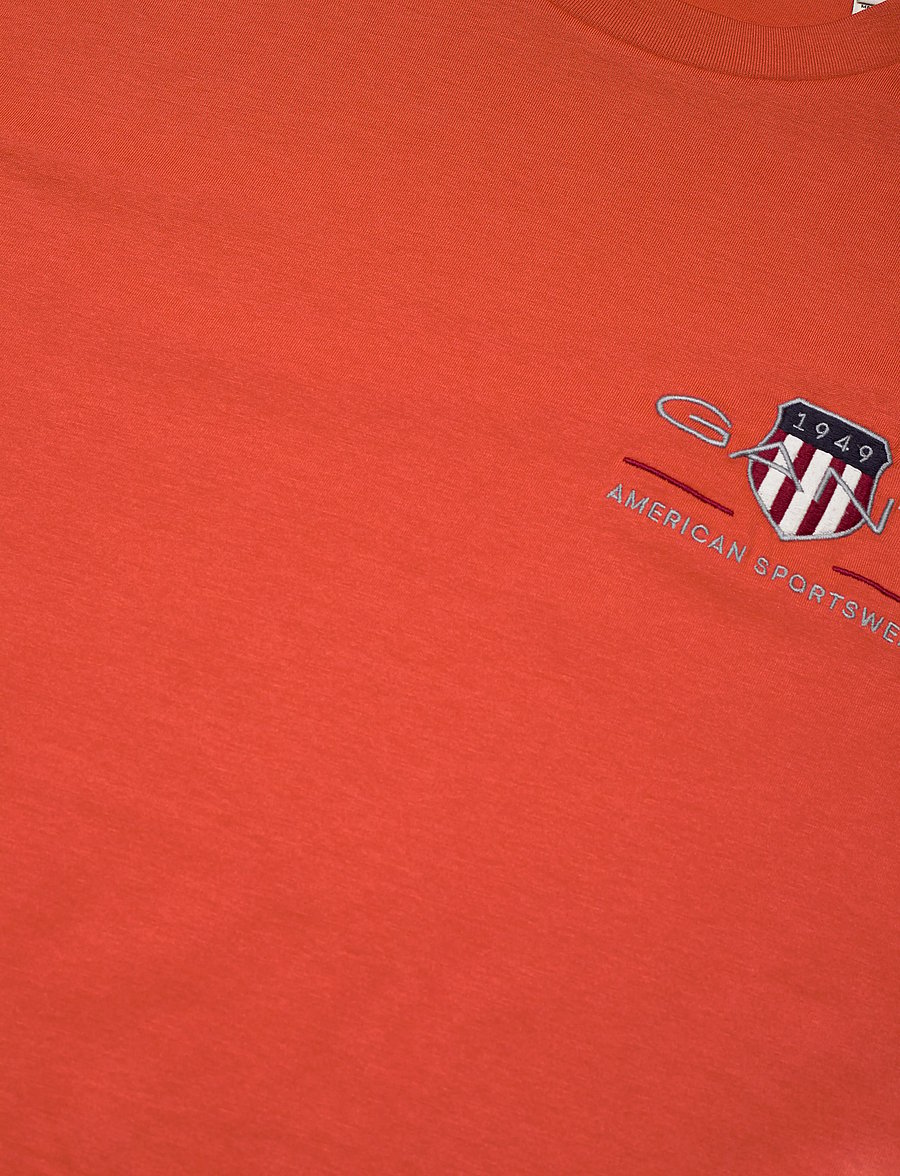Gant - REG ARCHIVE SHIELD EMB SS T-SHIRT - t-shirts à manches courtes - deep orange - 2