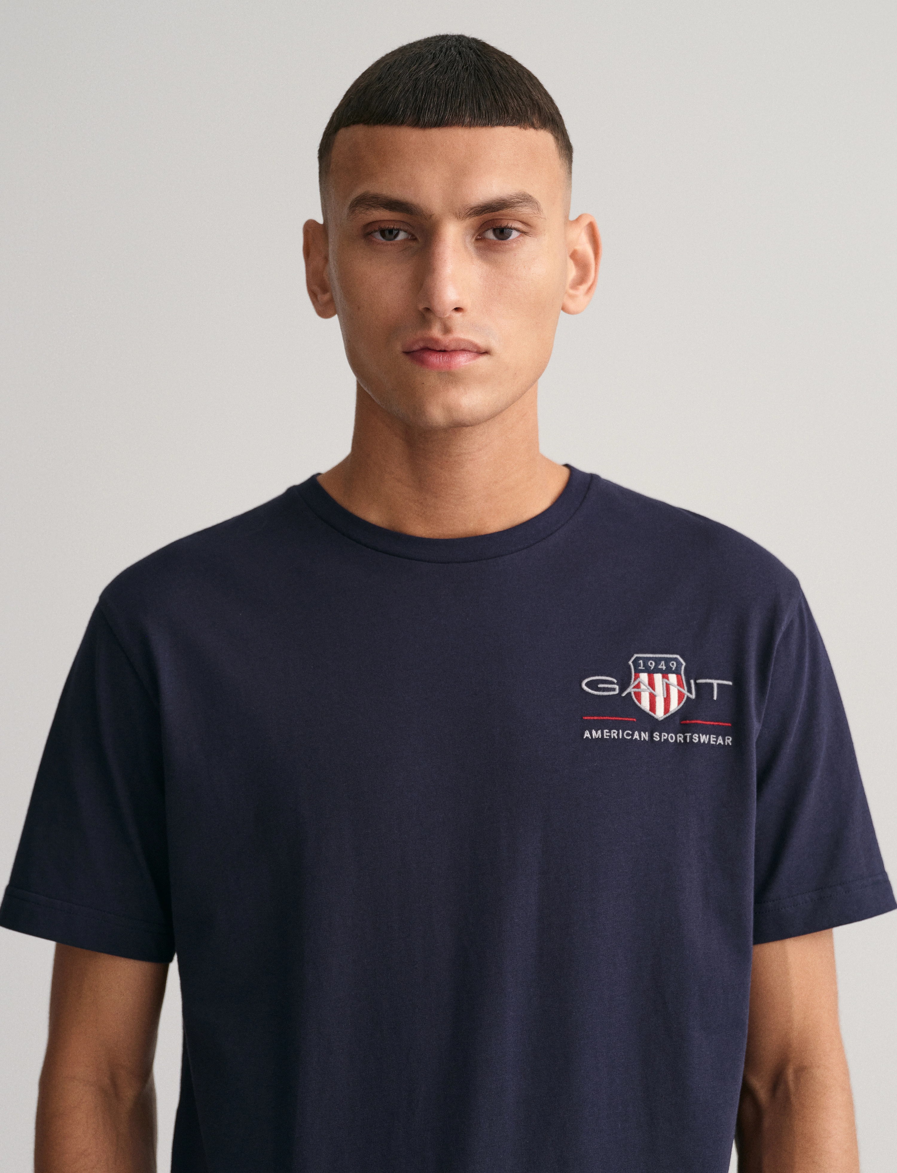 Gant - REG ARCHIVE SHIELD EMB SS T-SHIRT - t-shirts à manches courtes - evening blue - 4