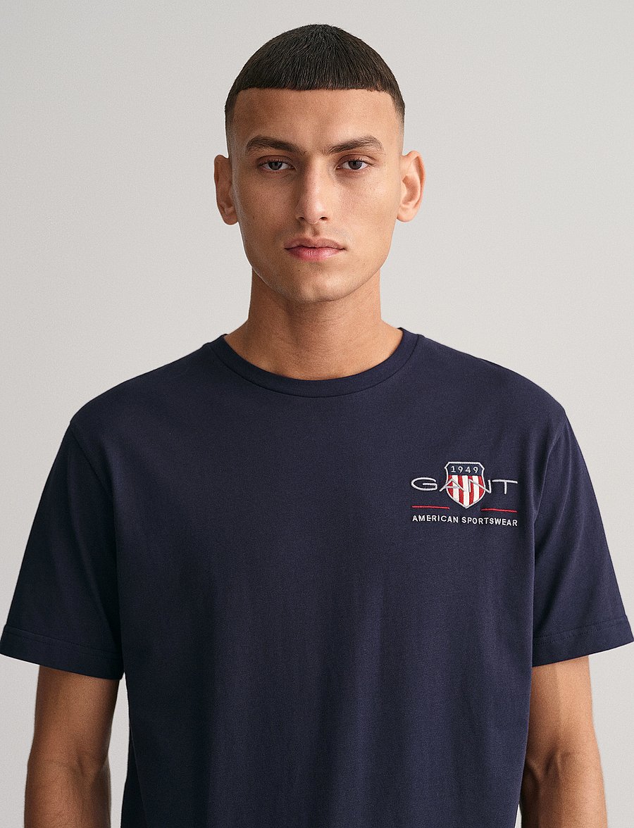 Gant - REG ARCHIVE SHIELD EMB SS T-SHIRT - t-shirts à manches courtes - evening blue - 4