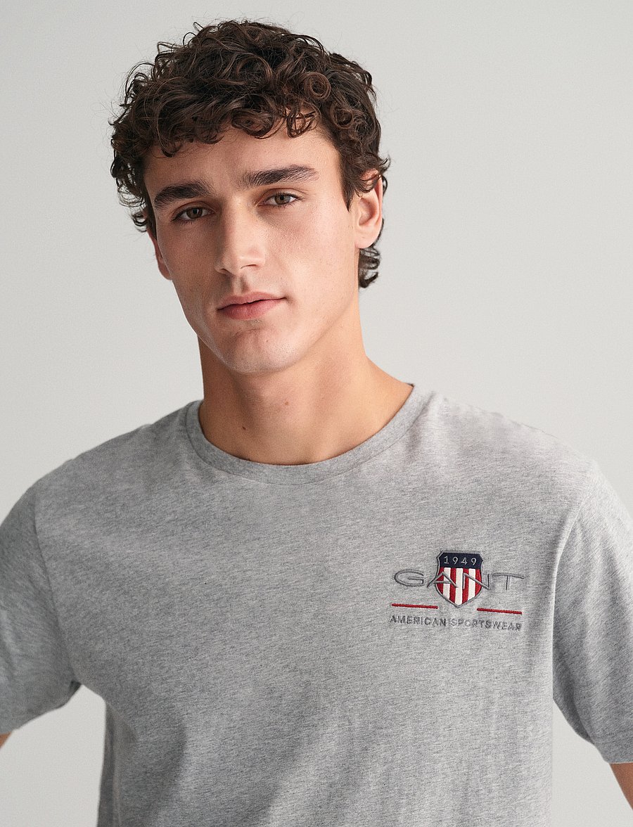 Gant - REG ARCHIVE SHIELD EMB SS T-SHIRT - kurzärmelig - grey melange - 4