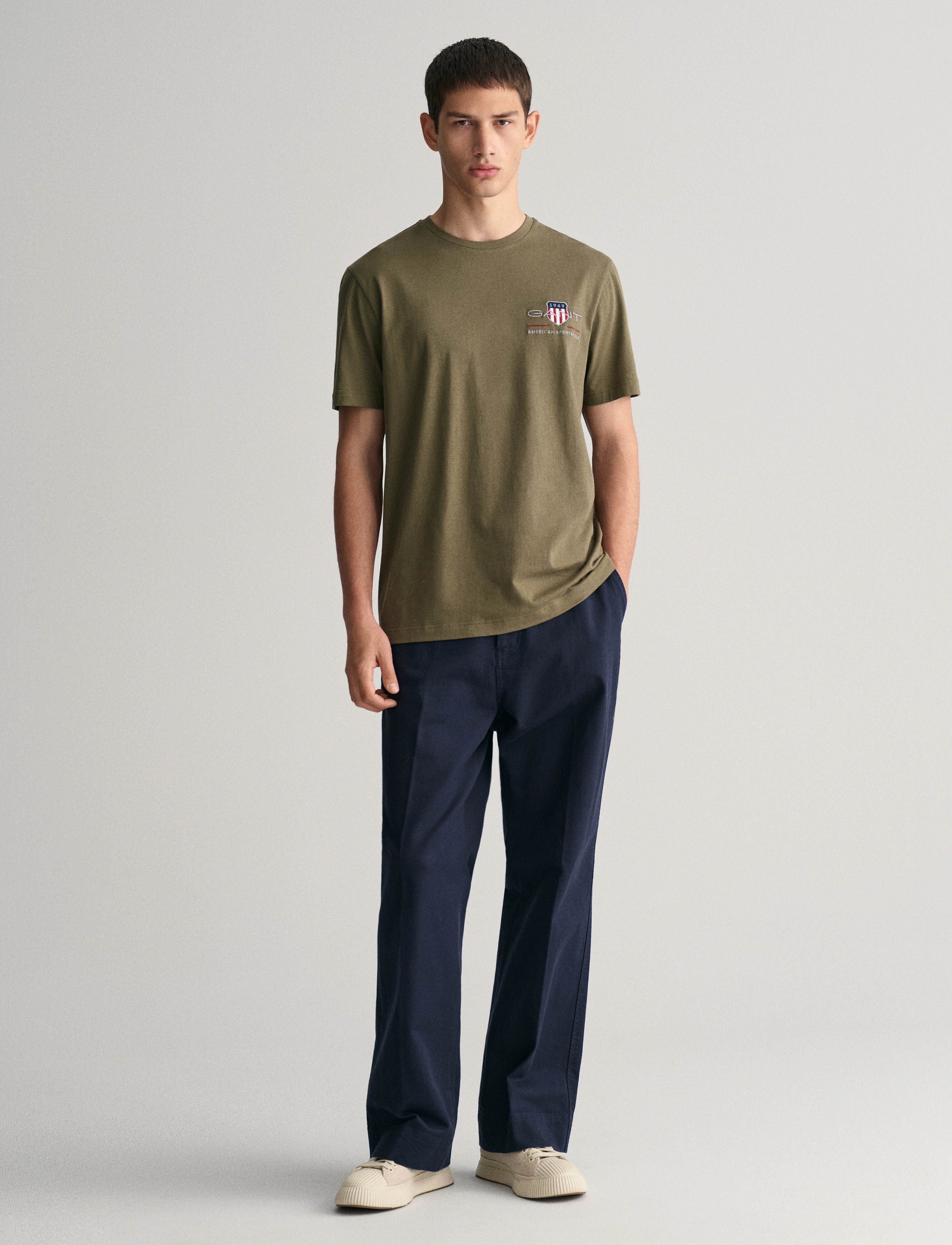 Gant - REG ARCHIVE SHIELD EMB SS T-SHIRT - kortärmade t-shirts - juniper green - 5