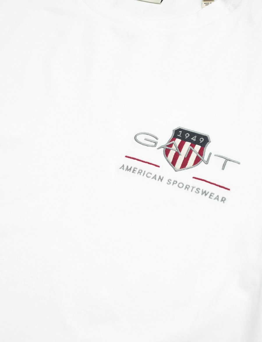 Gant - REG ARCHIVE SHIELD EMB SS T-SHIRT - lühikeste varrukatega t-särgid - white - 3
