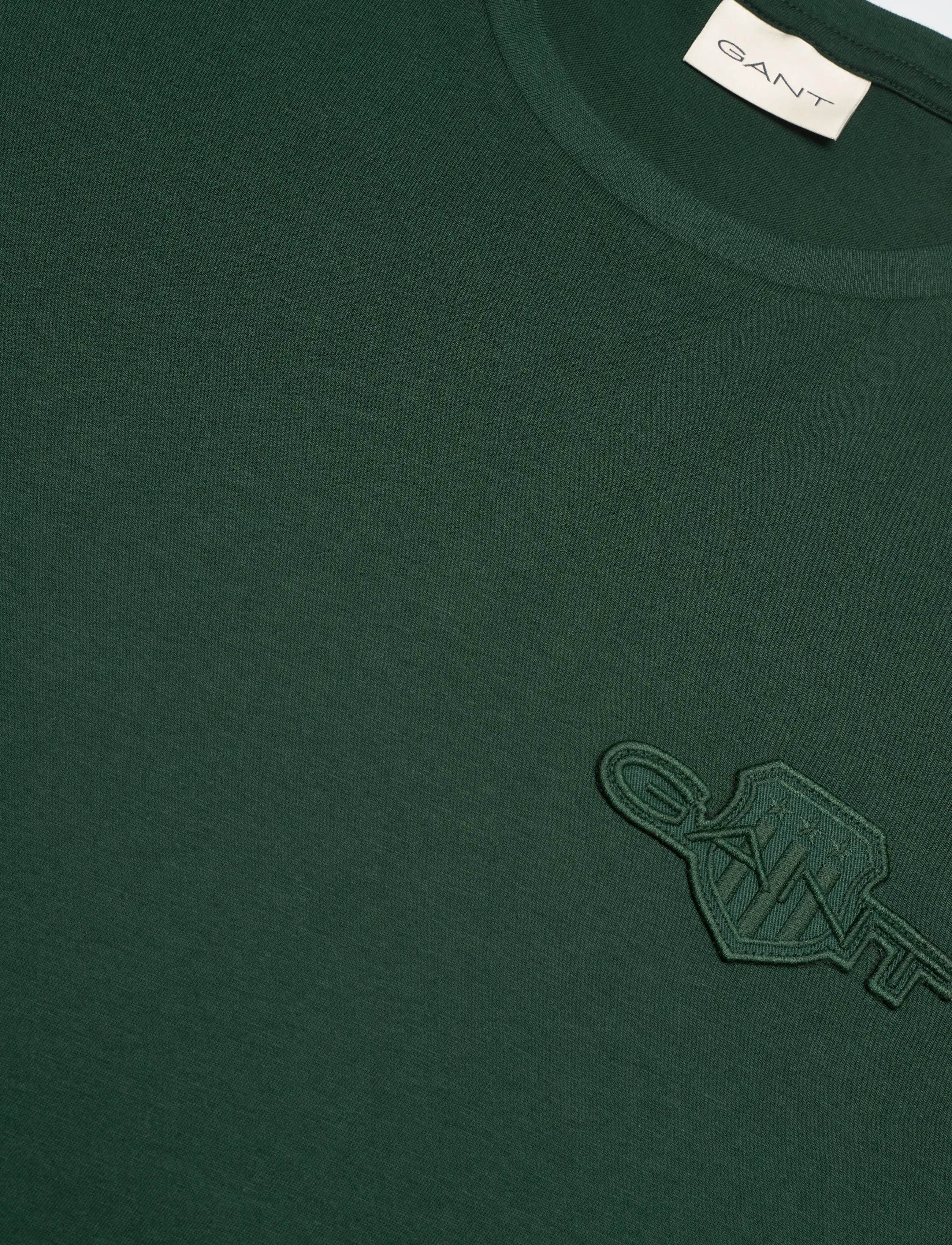 Gant - REG TONAL SHIELD SS T-SHIRT - kortærmede t-shirts - tartan green - 2