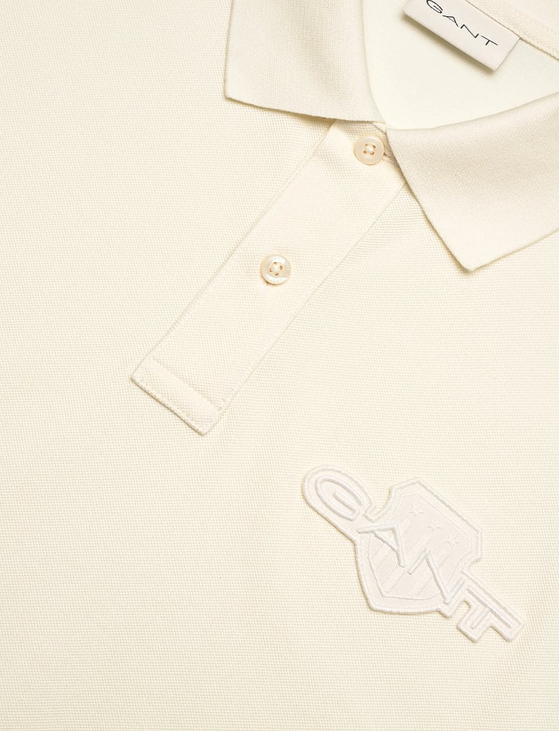 Gant - REG TONAL SHIELD SS POLO - kurzärmelig - cream - 2