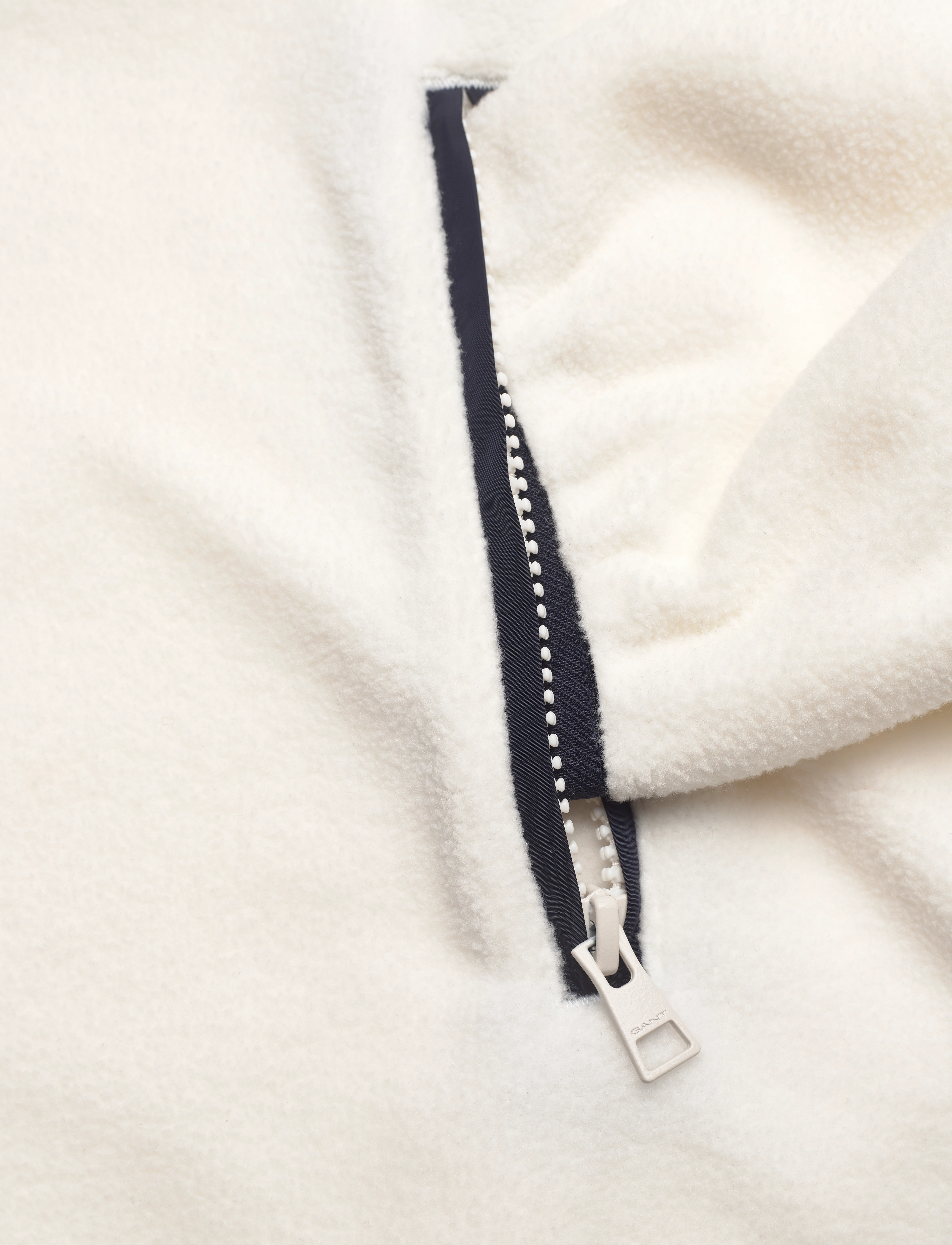 GANT - D.2 RETRO SHIELD POLAR FLEECE - eggshell - 3