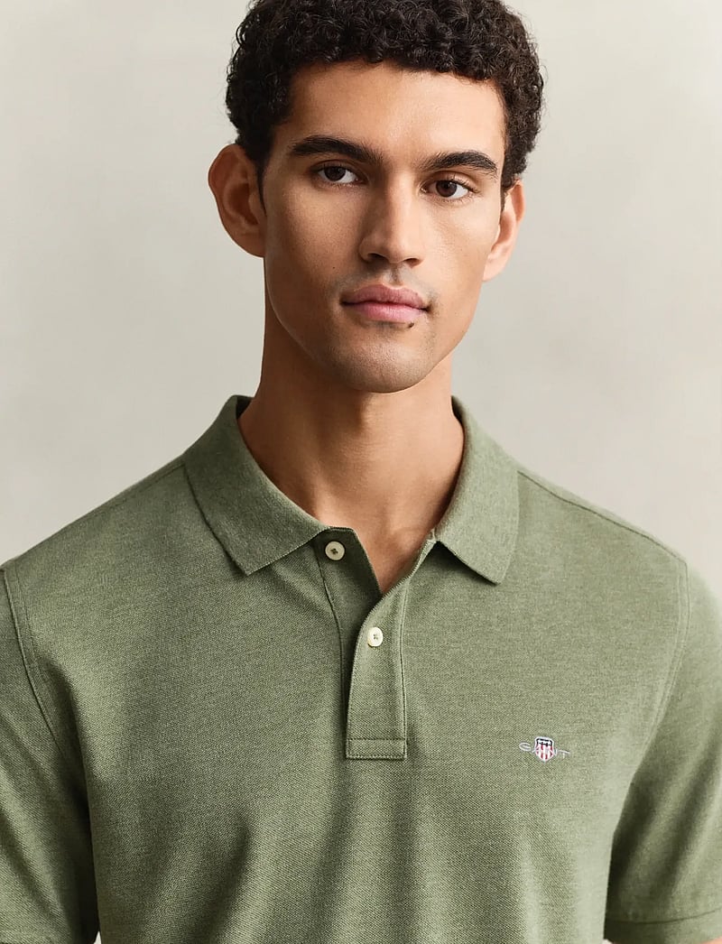 GANT - REG SHIELD SS PIQUE POLO - kortærmede poloer - dark cactus melange - 3