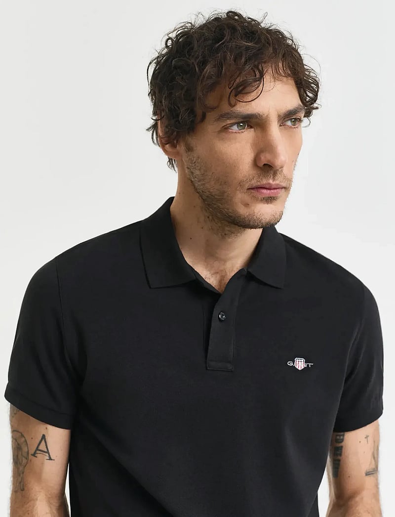 GANT - SLIM SHIELD SS PIQUE POLO - oberteile & t-shirts - black - 4