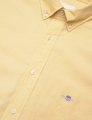 GANT - REG POPLIN SHIRT - basic skjorter - parchment yellow - 2