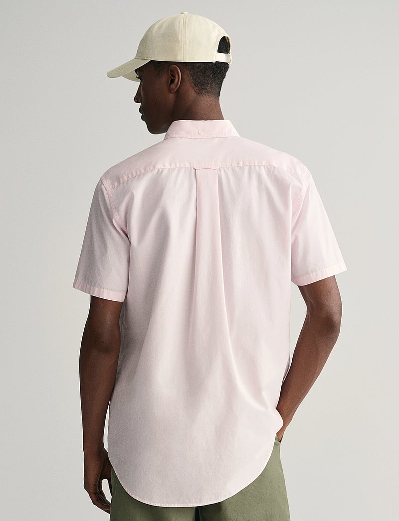 GANT - REG CLASSIC POPLIN SS SHIRT - kortärmade skjortor - light pink - 3