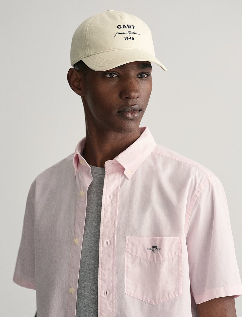 GANT - REG CLASSIC POPLIN SS SHIRT - kortärmade skjortor - light pink - 4