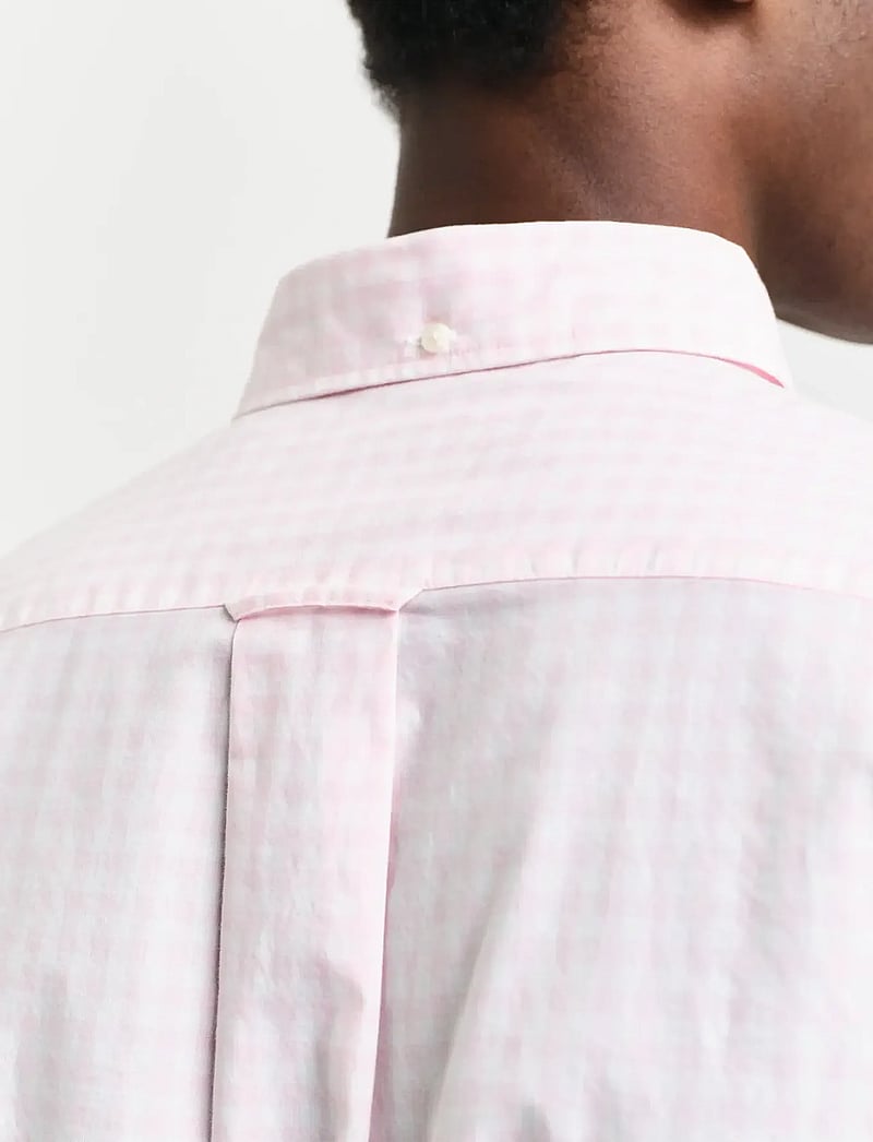 GANT - REG CLASSIC POPLIN GINGHAM SHIRT - basic skjorter - light pink - 4