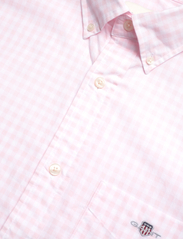 GANT - REG CLASSIC POPLIN GINGHAM SHIRT - ternede skjorter - light pink - 3