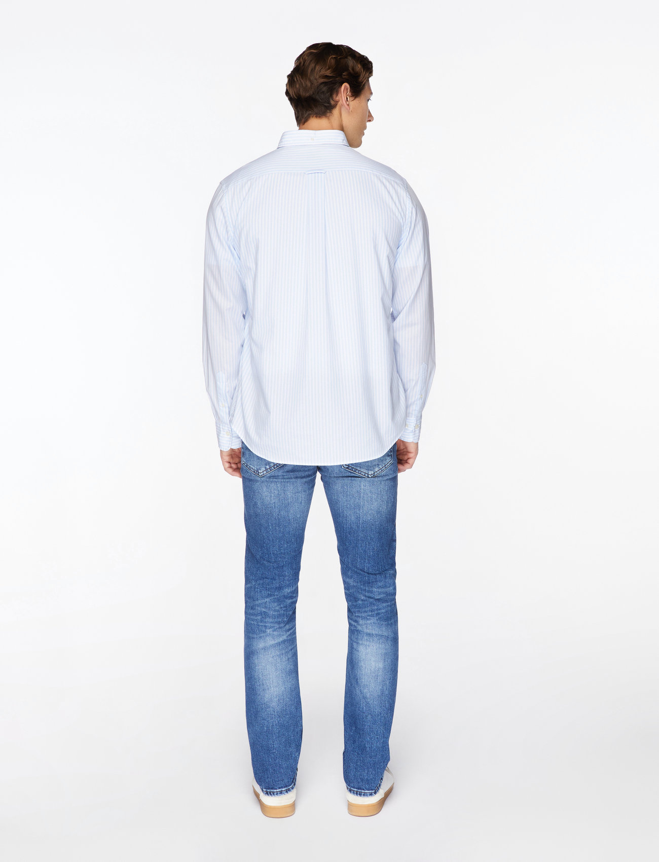 GANT - REG CLASSIC POPLIN STRIPE SHIRT - gestreepte overhemden - light blue - 4