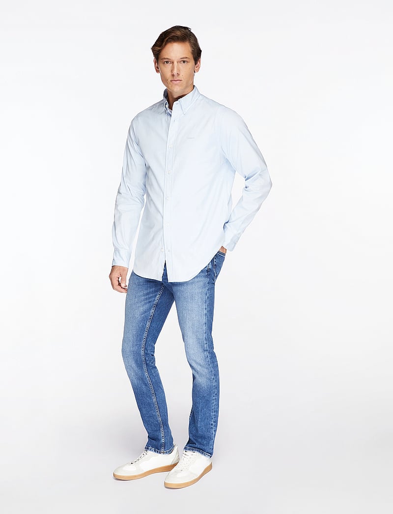 GANT - REG PINPOINT OXFORD SHIRT - basic skjortor - light blue - 3