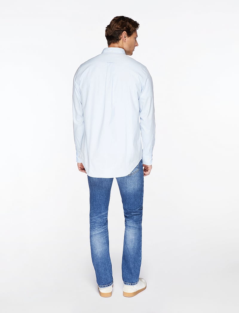 GANT - REG PINPOINT OXFORD SHIRT - basic skjortor - light blue - 4