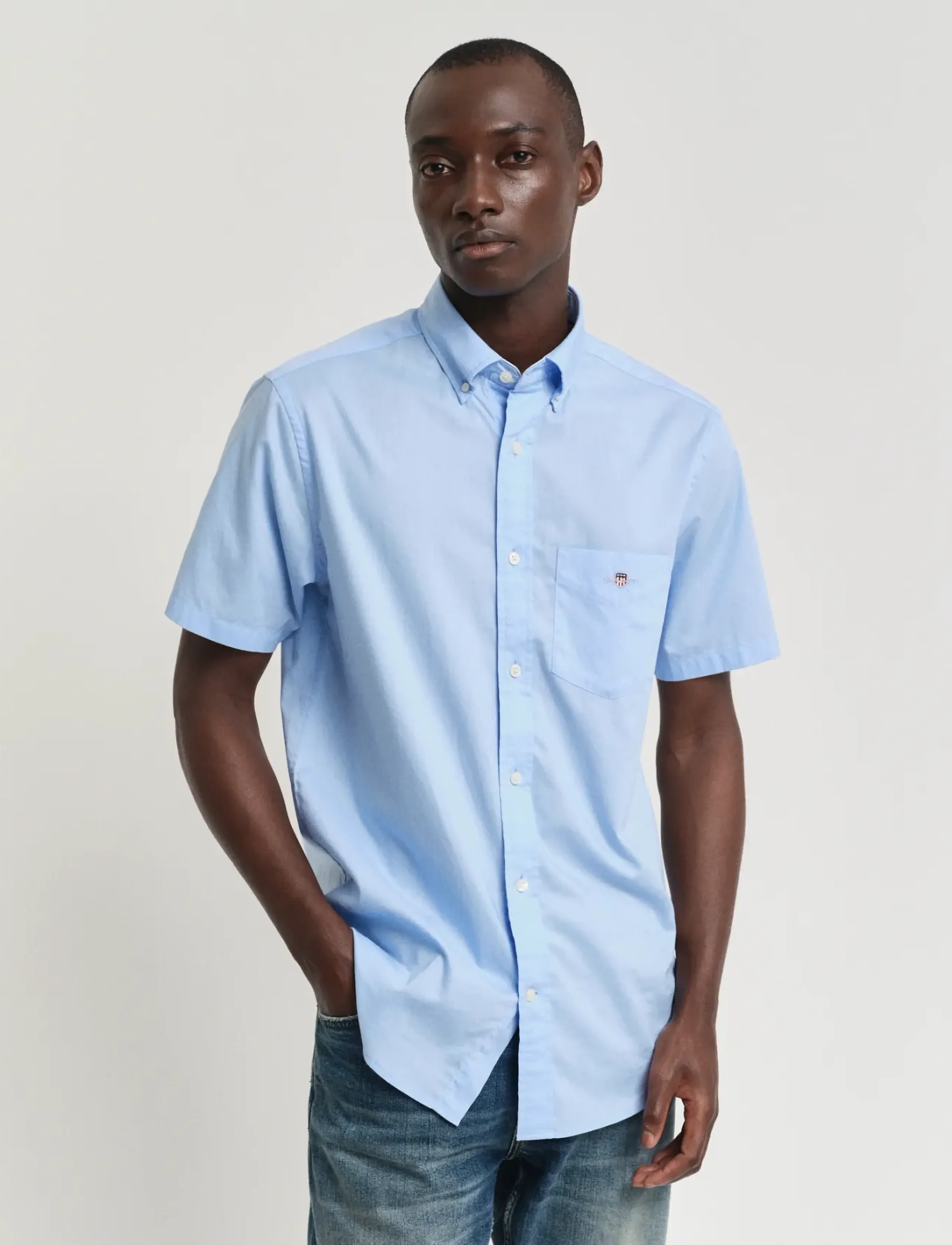 GANT REG POPLIN A.SHIELD SS SHIRT - Kortærmede skjorter - CAPRI BLUE / blue