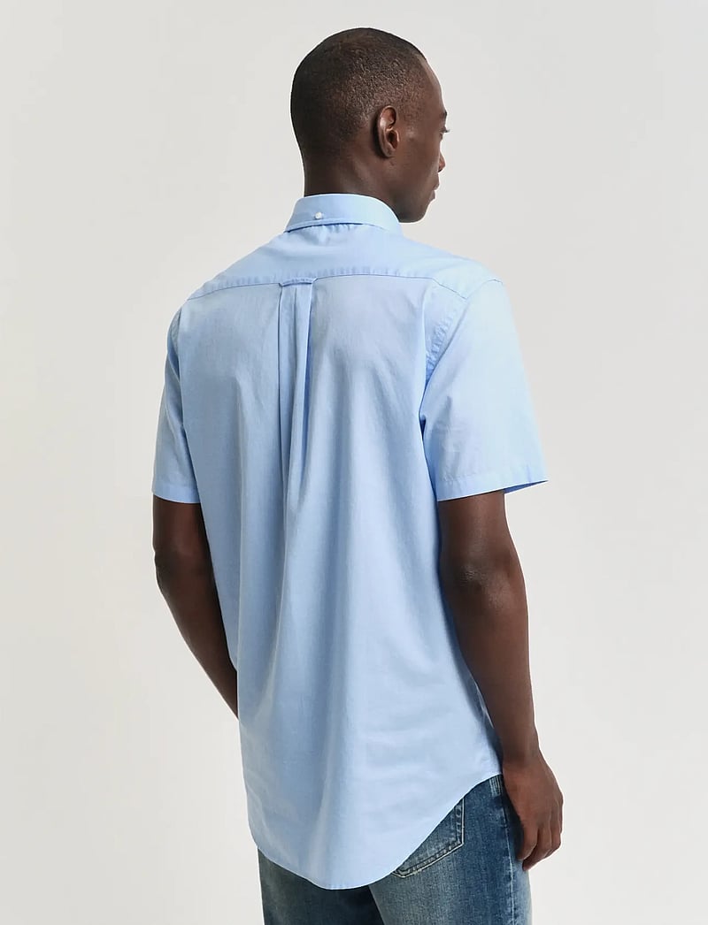 GANT - REG POPLIN A.SHIELD SS SHIRT - short-sleeved shirts - capri blue - 2