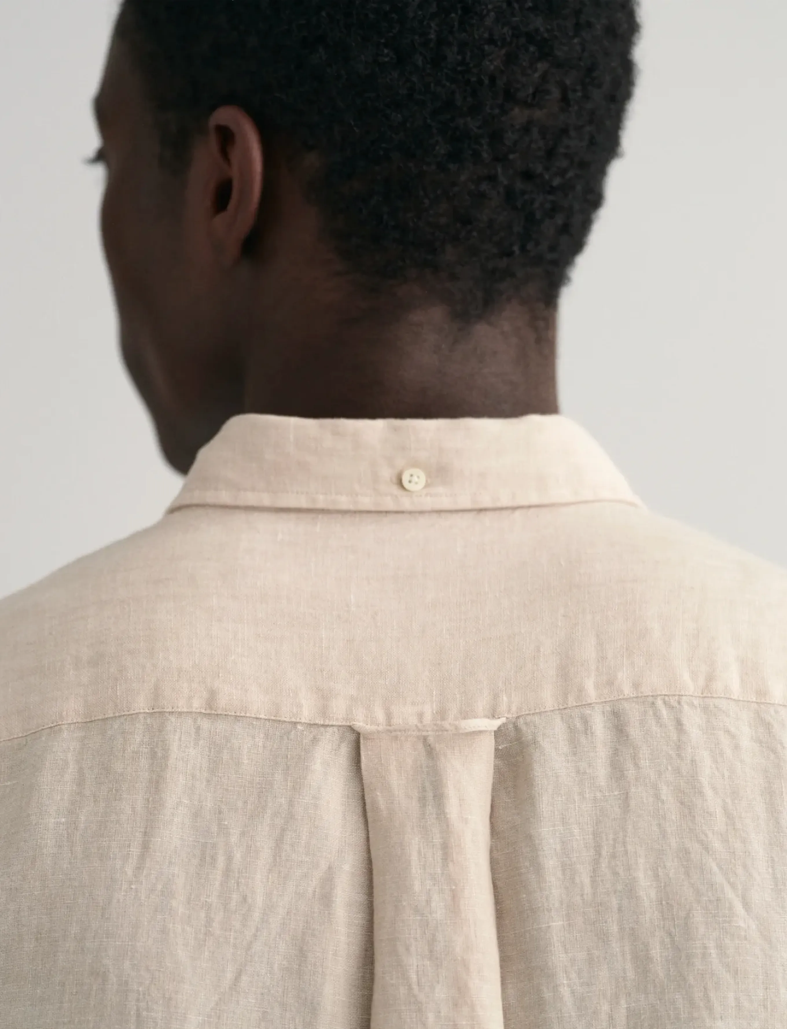 GANT - REG LINEN SHIRT - dry sand - 4