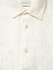 GANT - REL GMNT DYED LINEN SHIRT - linen shirts - cream - 2