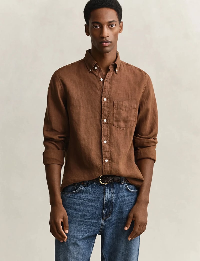 GANT - REG GMNT DYED LINEN SHIRT - hørskjorter - mahogany brown - 0