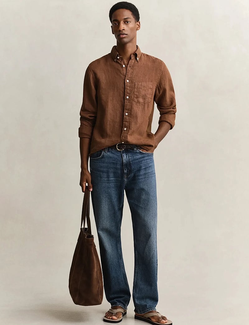 GANT - REG GMNT DYED LINEN SHIRT - hørskjorter - mahogany brown - 4